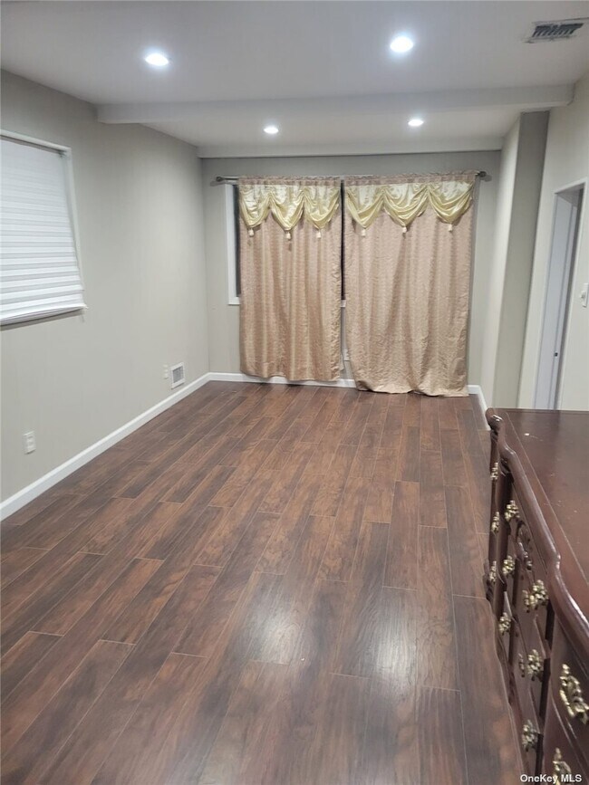 65 Helen Ave, Plainview, NY 11803 House Rental in Plainview, NY