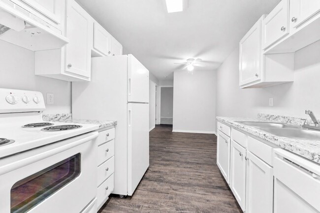 Foto del edificio - 5963 Walnut Cir Dr
