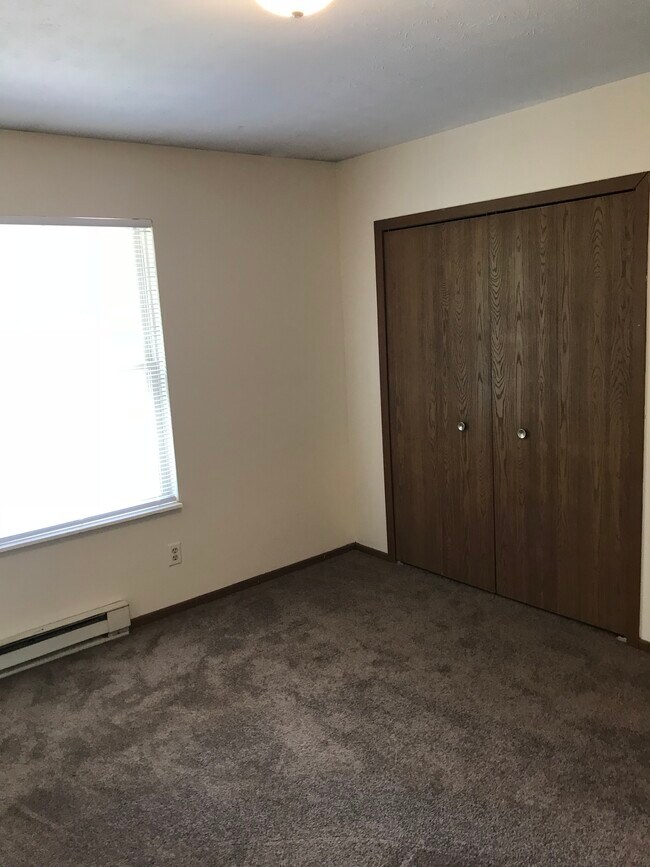 Building Photo - 1600 Athena Dr