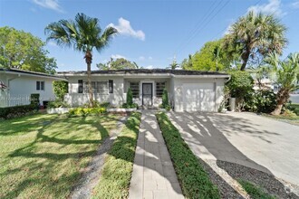 Building Photo - 810 Madrid St
