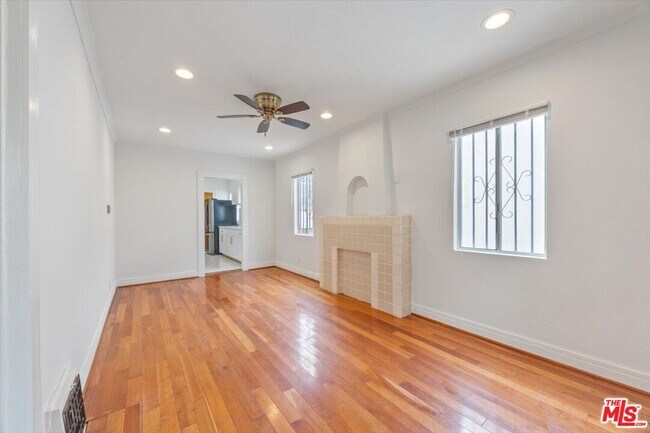 Foto del edificio - 2840 S Mansfield Ave