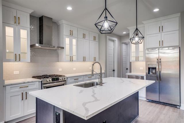 Foto del edificio - 8231 Forest Ln