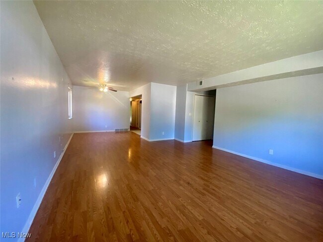 Foto del edificio - 1803 Cromwell Dr