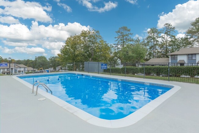 Piscina - Novus on Riverside Apartments