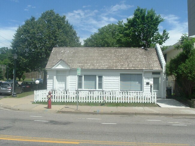 Foto del edificio - ENTIRE HOUSE: Cozy 2-Bedroom Home in Beaut...