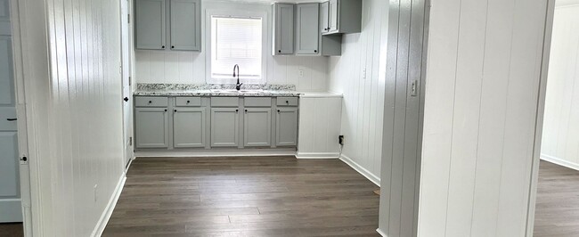 Building Photo - Two Bedroom House for Rent in Lancaster SC!