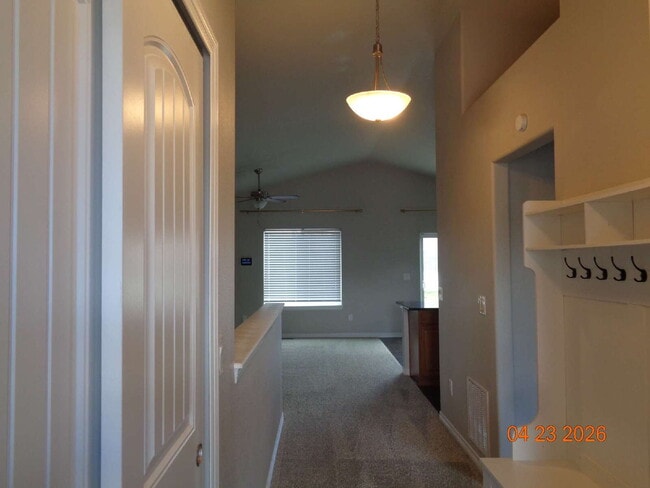 Building Photo - Lorson Ranch beauty