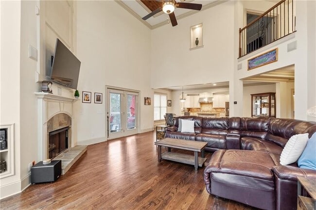 Foto del edificio - 2408 Winter Garden Pl