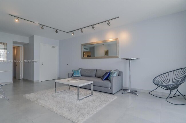 Foto del edificio - 1345 Lincoln Rd