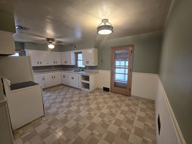 Kitchen/Dinning Area - 7834 42nd Ave