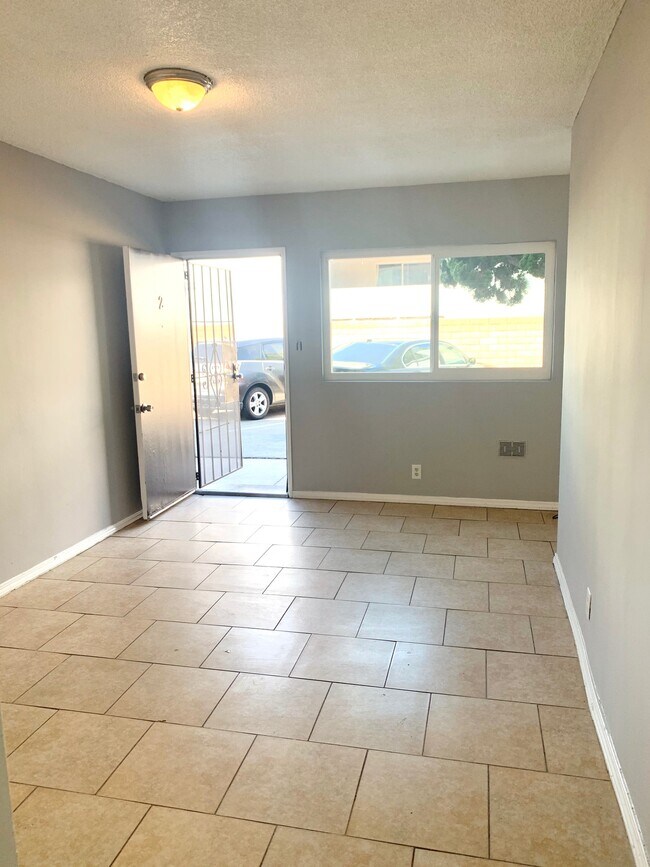 Foto del edificio - 9509 Flower St