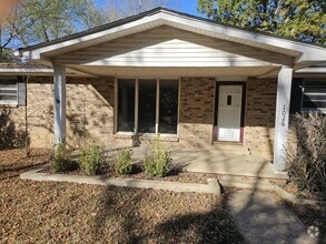 Building Photo - 1026 S Bear Creek Rd