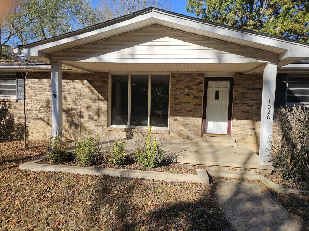 Primary Photo - 1026 S Bear Creek Rd