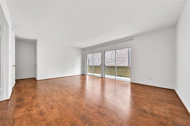 Building Photo - 2415 Shakespeare St