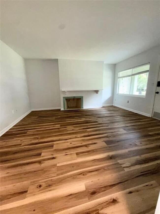Building Photo - 1016 Alba Dr