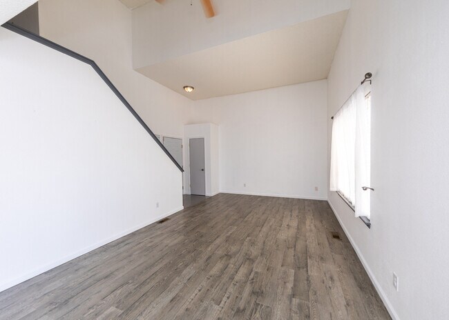 Building Photo - 5027 Horse Carriage Rd