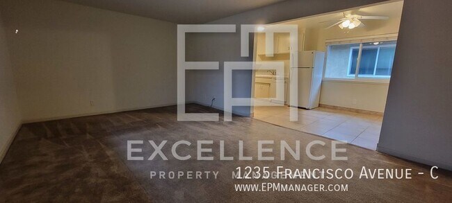 Building Photo - Upper 2/1 in 4plex, Private 1 Car Garage