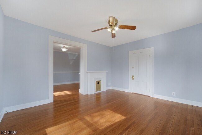 Foto del edificio - 591 Passaic Ave