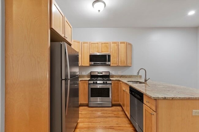 Building Photo - 873 Harrison Ave