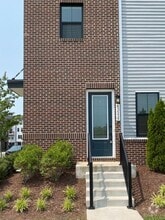 Building Photo - 43539 Farringdon Sq