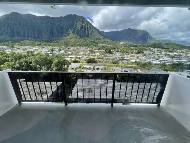 Foto del edificio - 45-535-535 Luluku Rd