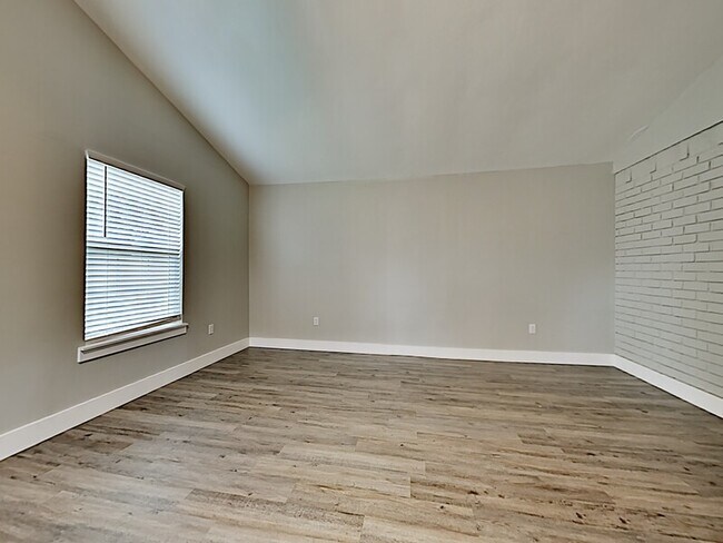 Building Photo - 6004 Laurelwood Ct
