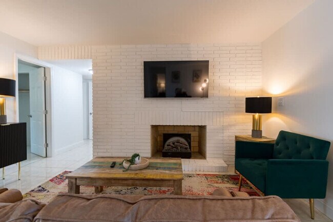 Building Photo - 505 Fillmore Ave