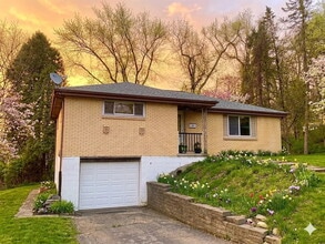 Building Photo - 251 Selvin Dr
