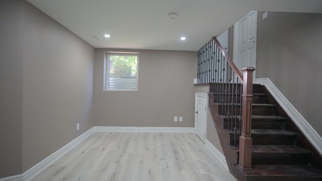 Building Photo - 7 Waterbury Dr