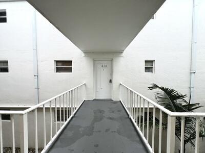 Foto principal - 4215 N University Dr