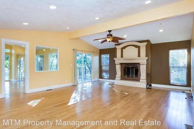 Building Photo - 3 br, 2 bath House - 19456 Elena Ln.