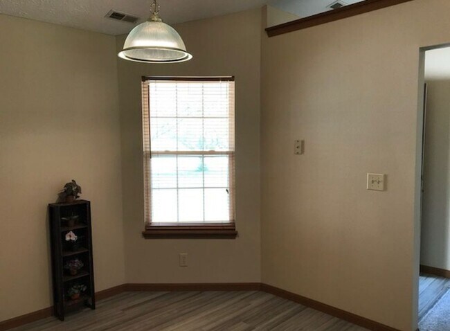 Foto del edificio - Private Room for Rent - Ideal for Student ...