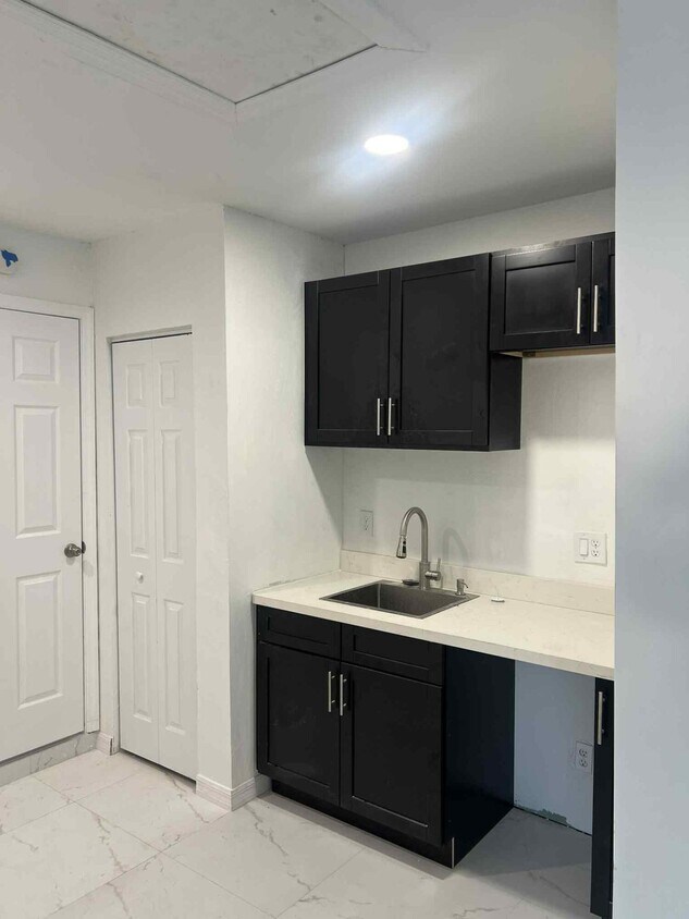 Foto principal - 26825 St Thomas Dr