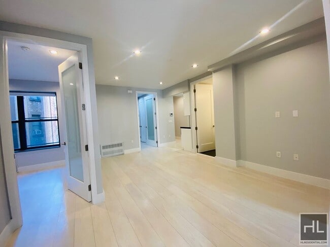 Building Photo - STANTON ST.