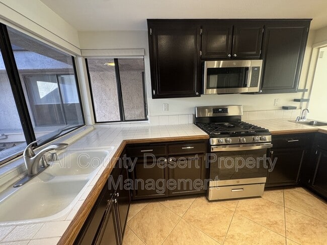 Foto del edificio - 72795 Fleetwood Cir