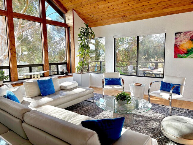 Foto del edificio - 4328 Proctor Pl