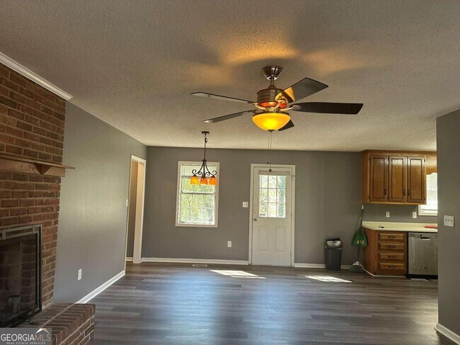Building Photo - 130 Chalice Ln