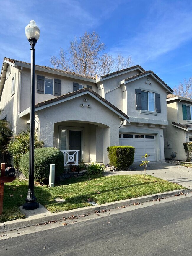 Foto del edificio - Beautiful  Green Valley Home - Move-in Spe...