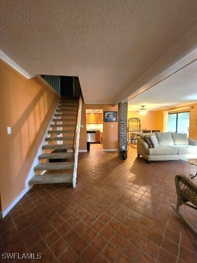 Building Photo - 925 Palm View Dr