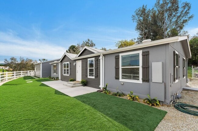 Building Photo - 40589 Los Amantes Rd