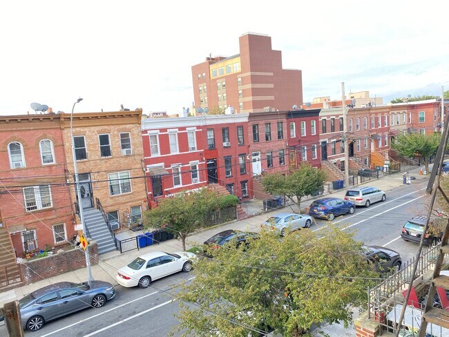 Building Photo - 1893 Bergen St