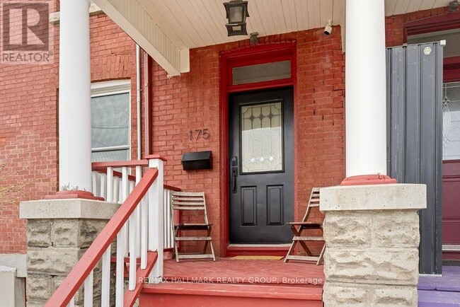 Building Photo - 175 Percy St