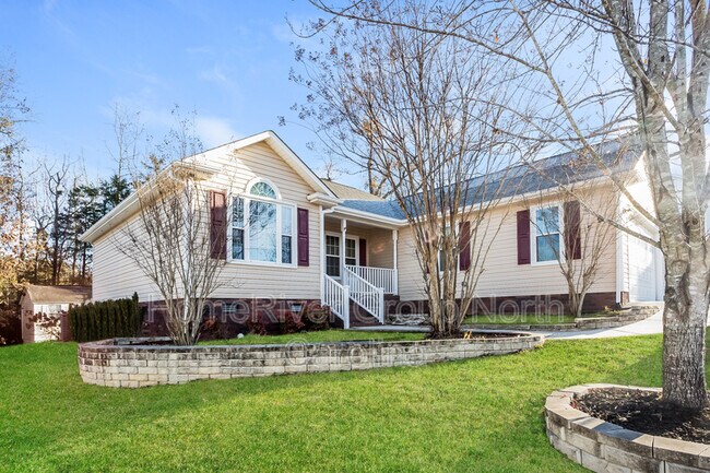 Building Photo - 1685 Red Bird Cir SE