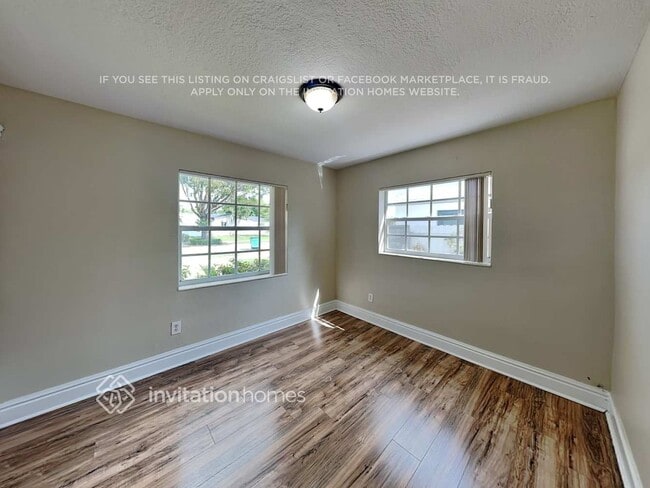 Foto del edificio - 3220 SW 118th Ct