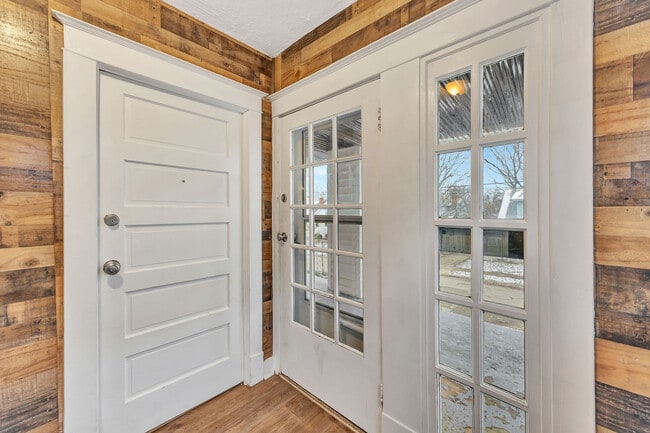 Building Photo - 2241 Hannaford Ave