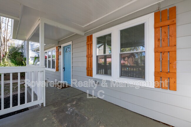 Building Photo - 364 Betsy Ave SW