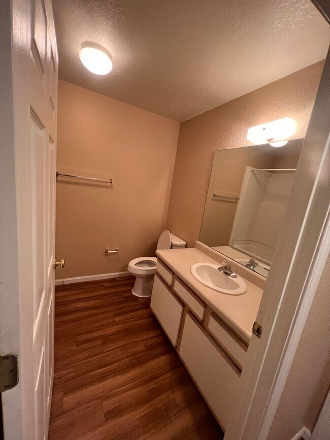 Foto del edificio - 121 Estate Ln