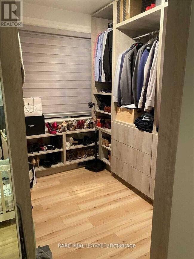 Building Photo - 60 Patricia Dr