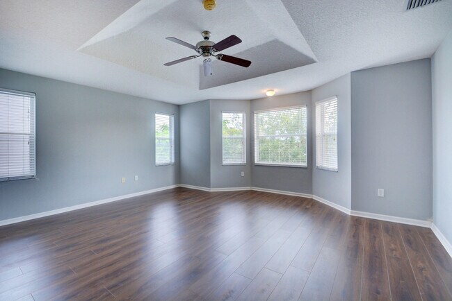 Foto del edificio - 9880 Woodworth Ct