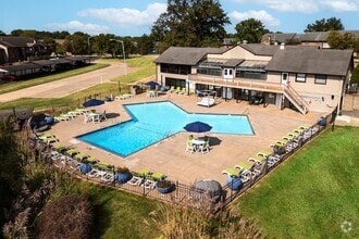 Building Photo - Cedar Lakes Apartments